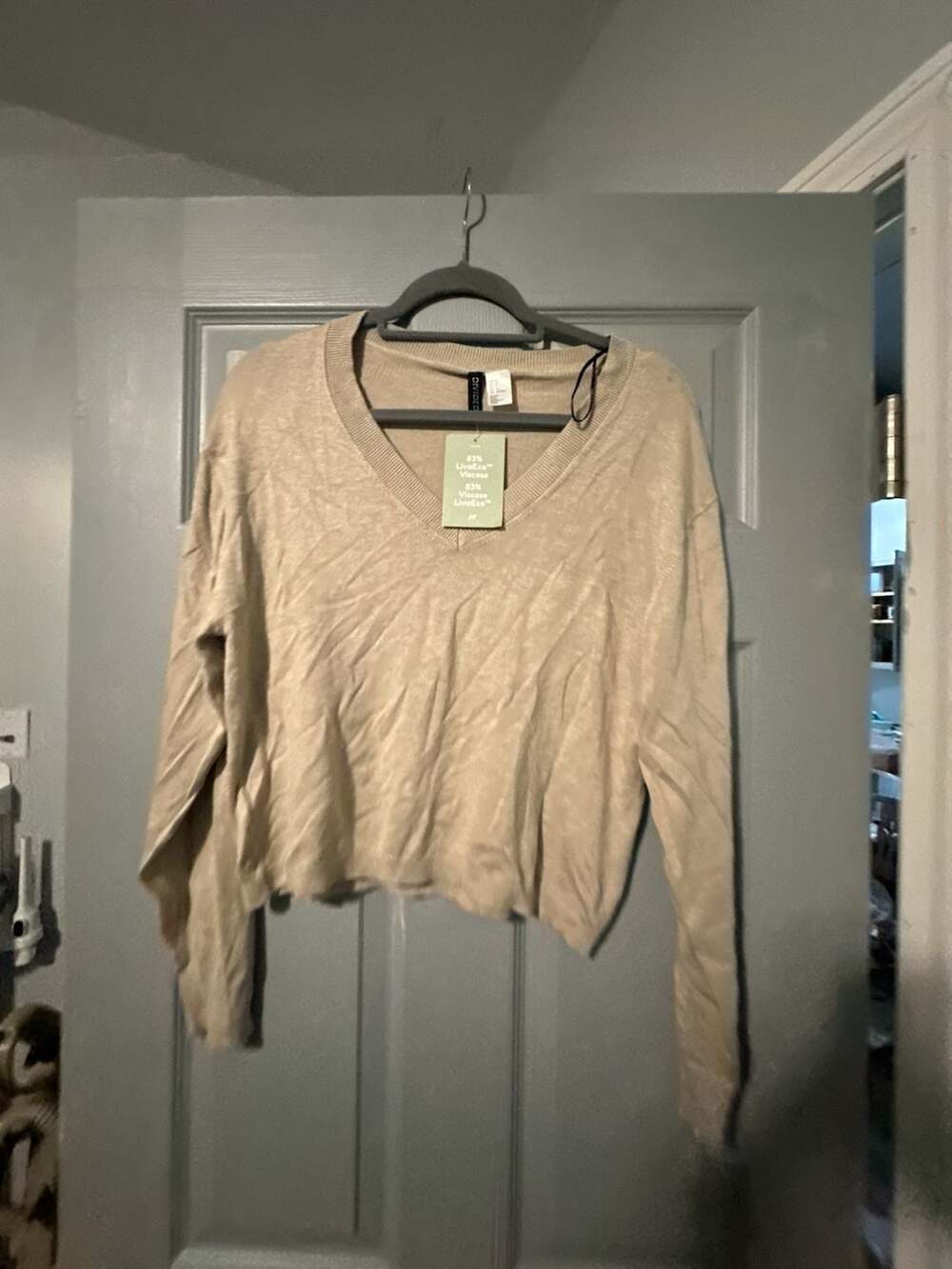 H&M Divided V-Neck Fine Knit LivaEco Viscose Sweater